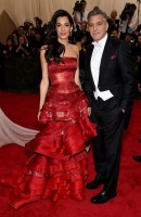 /album/fotoreportaje-met-gala/amal-alamuddin-met-gala-met-ball-472170240-419x598-390x598-jpg/