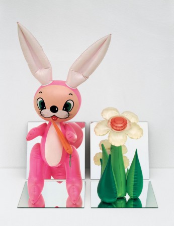 "Flower and Bunny" obra que combina la realidad con un toque de fantasía